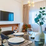 Local Host Living - Signature In * 니코시아