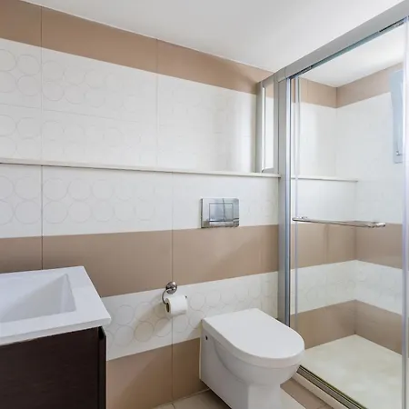 Local Host Living - Signature In Nicosia