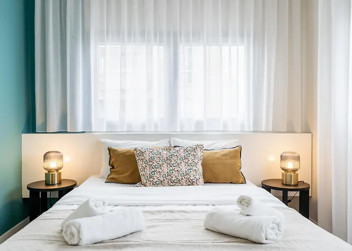 Local Host Living - Signature In Nicosia