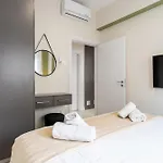 Local Host Living - Signature In * Nicosia