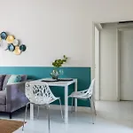 Local Host Living - Signature In *