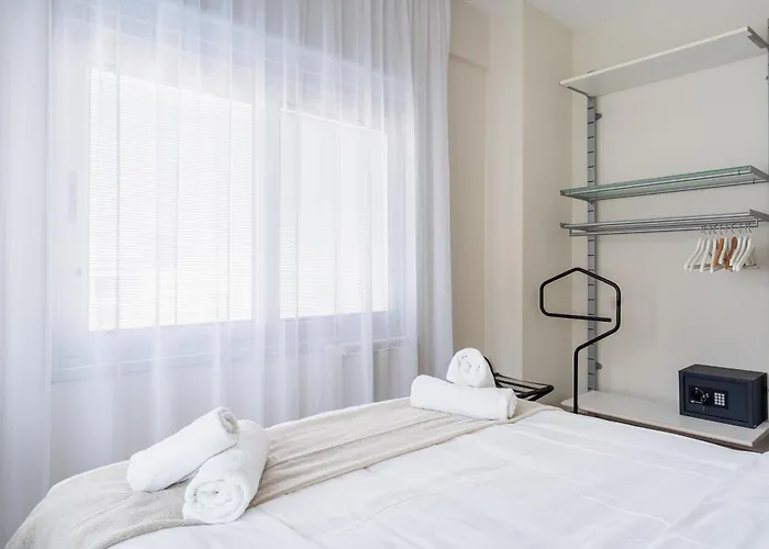 Local Host Living - Signature In Nicosia