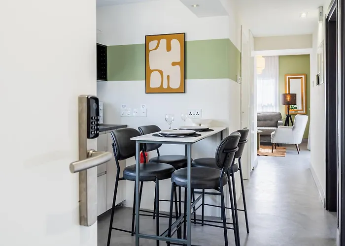 Local Host Living - Signature In *