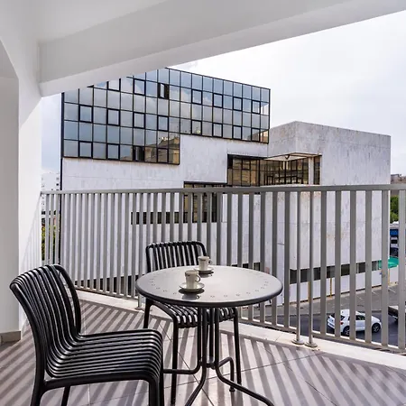 Local Host Living - Signature In * نيقوسيا