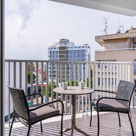 Local Host Living - Signature In Apartment Nicosia