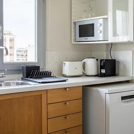 Local Host Living - Signature In *