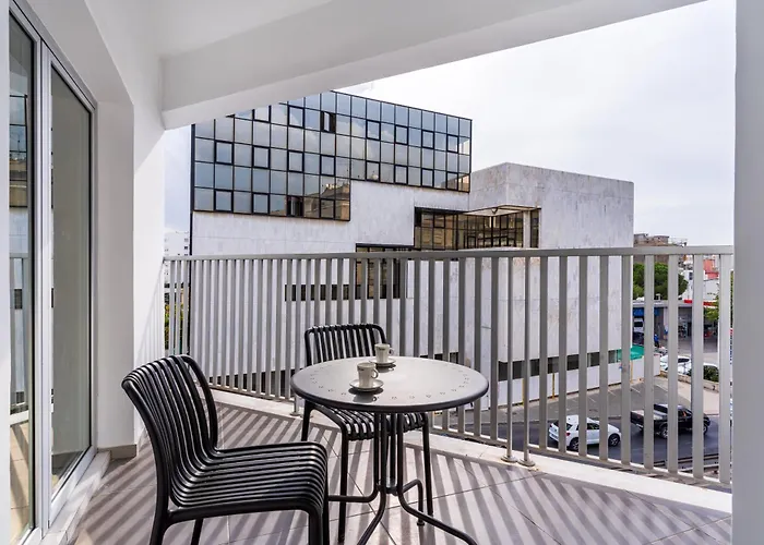 Local Host Living - Signature In * نيقوسيا